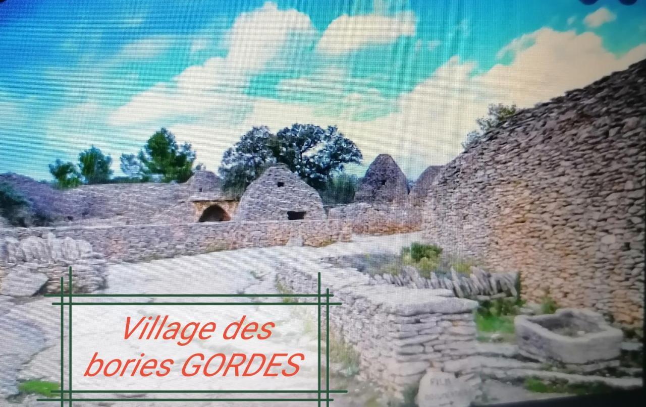 La Fee Viviane Et Michel L'Enchanteur Robion en Luberon Exteriör bild