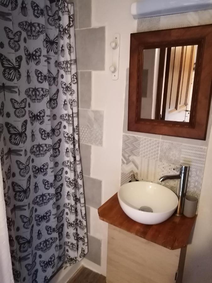 La Fee Viviane Et Michel L'Enchanteur Robion en Luberon Exteriör bild