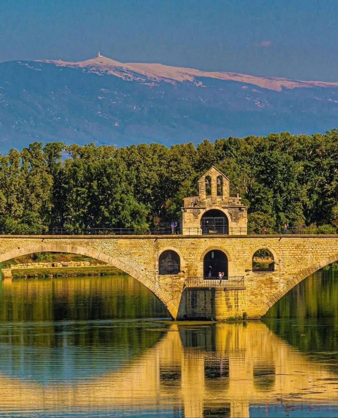 La Fee Viviane Et Michel L'Enchanteur Robion en Luberon Exteriör bild